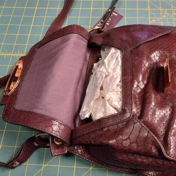 NWT Kooba Leather Crossbody Adjustable strap bag Cottagecore Granny Chic  - Picture 4 of 8